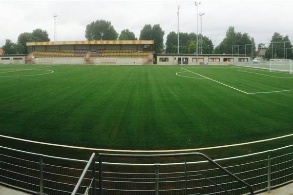 Aanleg kunstgras voetbalveld - Sportinfrabouw NV